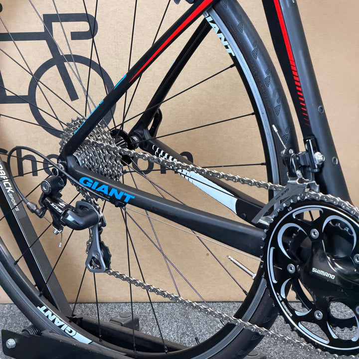 Used Giant Defy, Carbon Fiber Road Bike-2014, Medium / Large 56cm