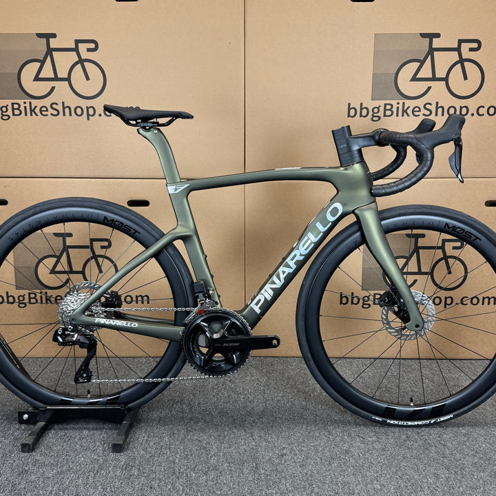 Demo Pinarello F5, 12-speed Shimano 105 Di2, Carbon Race Road Bike, 51.5 (54cm)