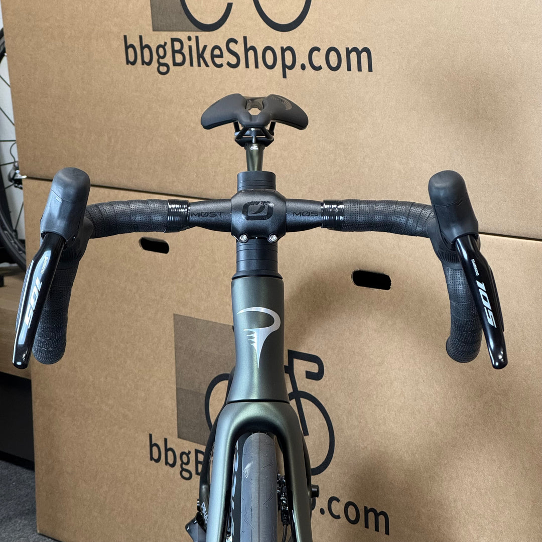 Demo Pinarello F5, 12-speed Shimano 105 Di2, Carbon Race Road Bike, 51.5 (54cm)