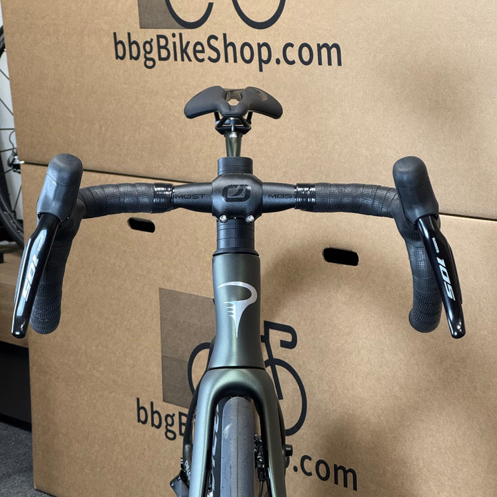Demo Pinarello F5, 12-speed Shimano 105 Di2, Carbon Race Road Bike, 51.5 (54cm)