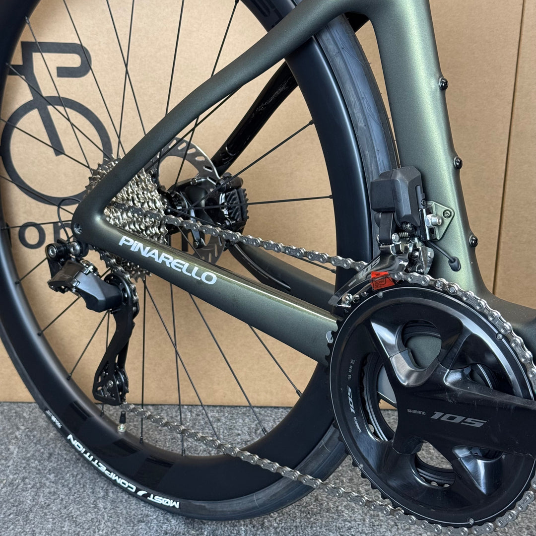 Demo Pinarello F5, 12-speed Shimano 105 Di2, Carbon Race Road Bike, 51.5 (54cm)