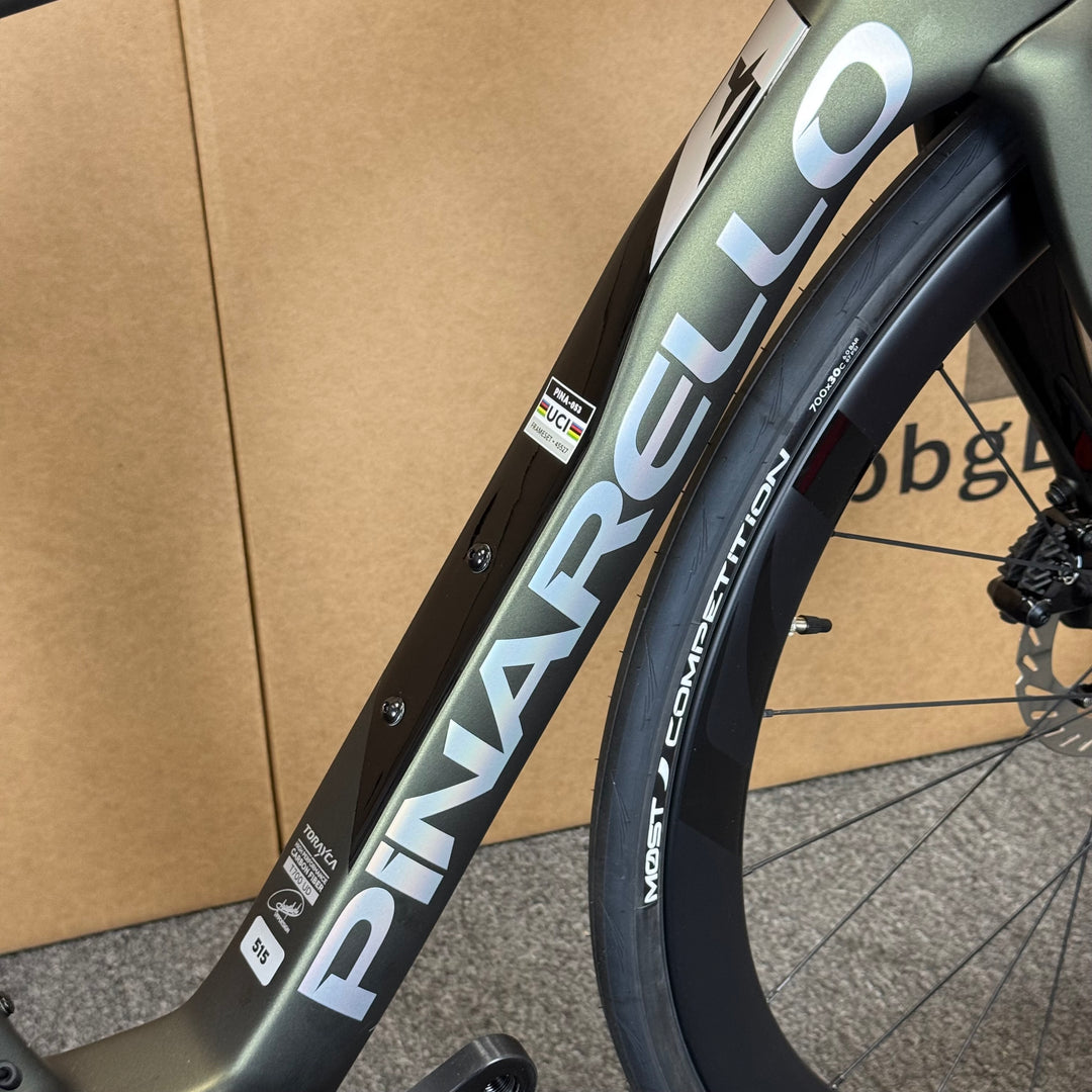 Demo Pinarello F5, 12-speed Shimano 105 Di2, Carbon Race Road Bike, 51.5 (54cm)