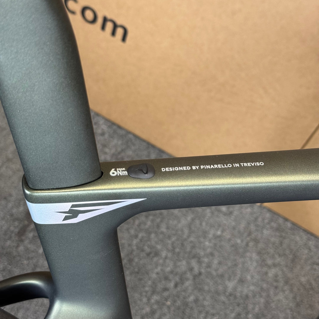 Demo Pinarello F5, 12-speed Shimano 105 Di2, Carbon Race Road Bike, 51.5 (54cm)