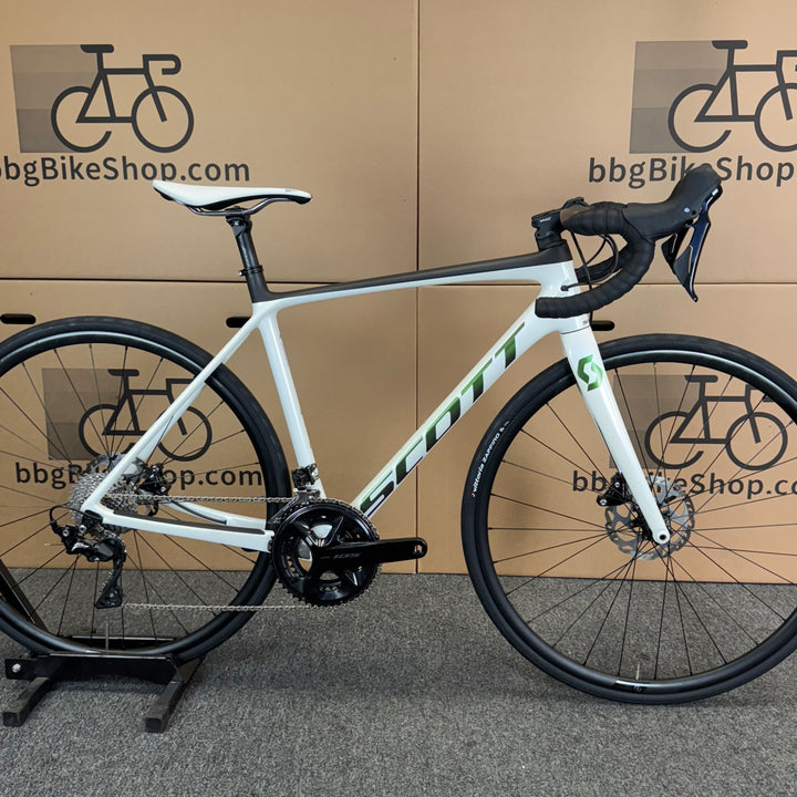 Used Scott Addict 20 Disc, 11-speed Shimano 105, Carbon Road Bike-2021, 52cm