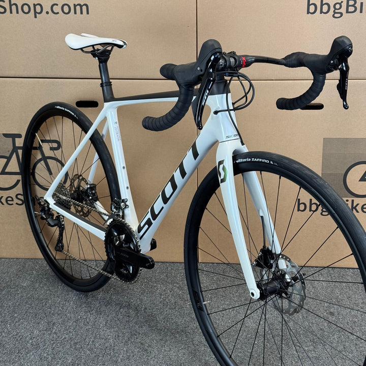 Used Scott Addict 20 Disc, 11-speed Shimano 105, Carbon Road Bike-2021, 52cm