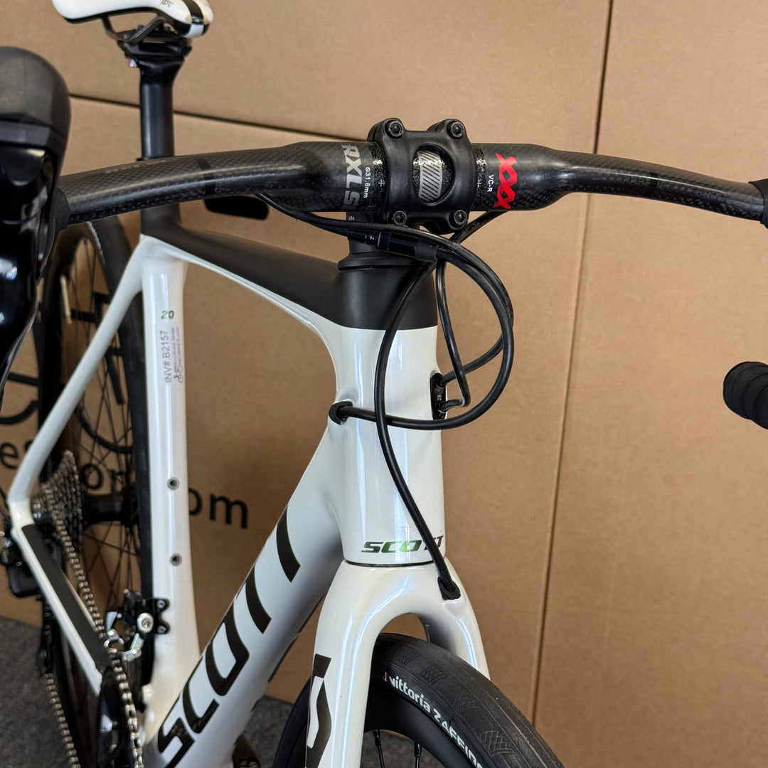 Used Scott Addict 20 Disc, 11-speed Shimano 105, Carbon Road Bike-2021, 52cm