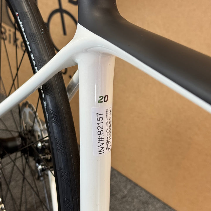 Used Scott Addict 20 Disc, 11-speed Shimano 105, Carbon Road Bike-2021, 52cm