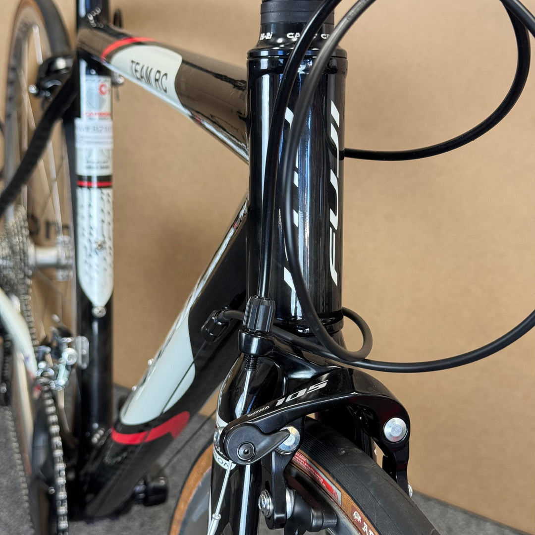 Used Fuji Team RC, 11-speed Shimano 105, Carbon. Fiber Road Bike-2006, 52cm