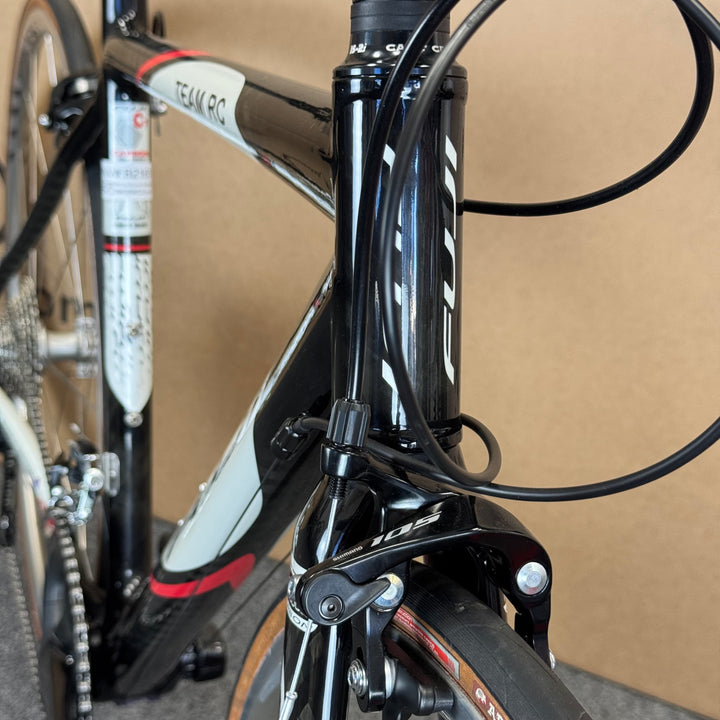 Used Fuji Team RC, 11-speed Shimano 105, Carbon. Fiber Road Bike-2006, 52cm
