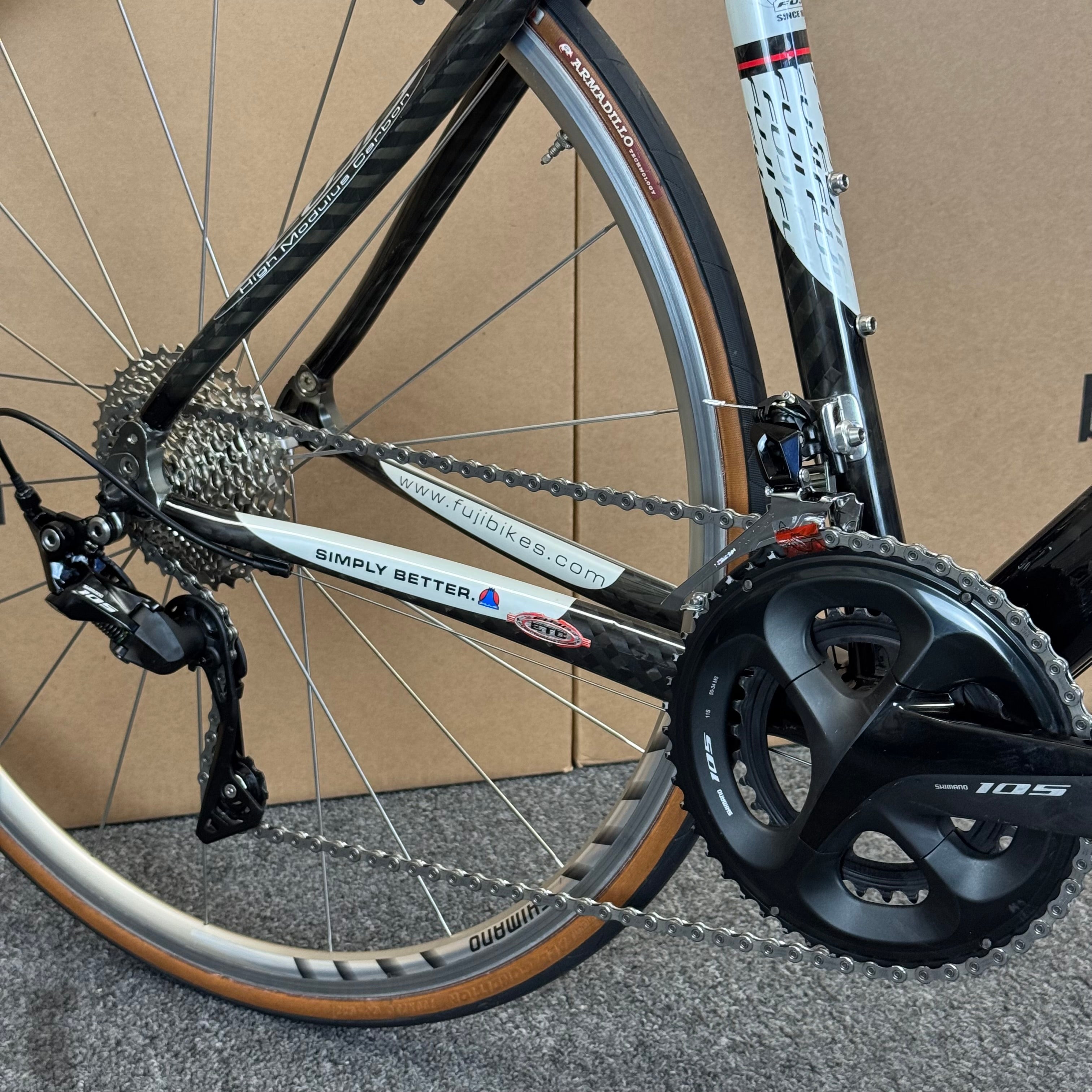 Used Fuji Team RC, 11-speed Shimano 105, Carbon. Fiber Road Bike