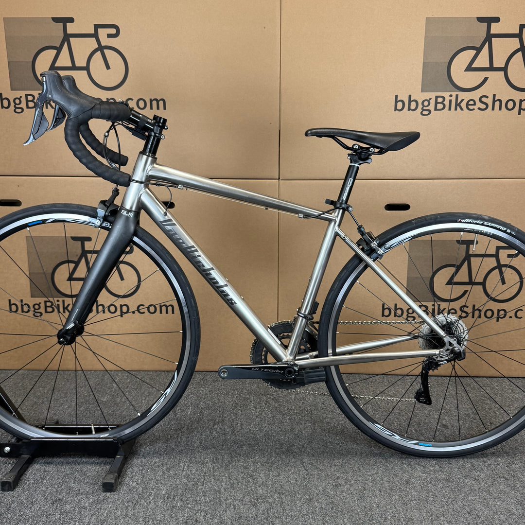 50cm Van Nicholas Titanium Road Bike, Shimano Ultegra Di2 11-speed, Carbon Fork