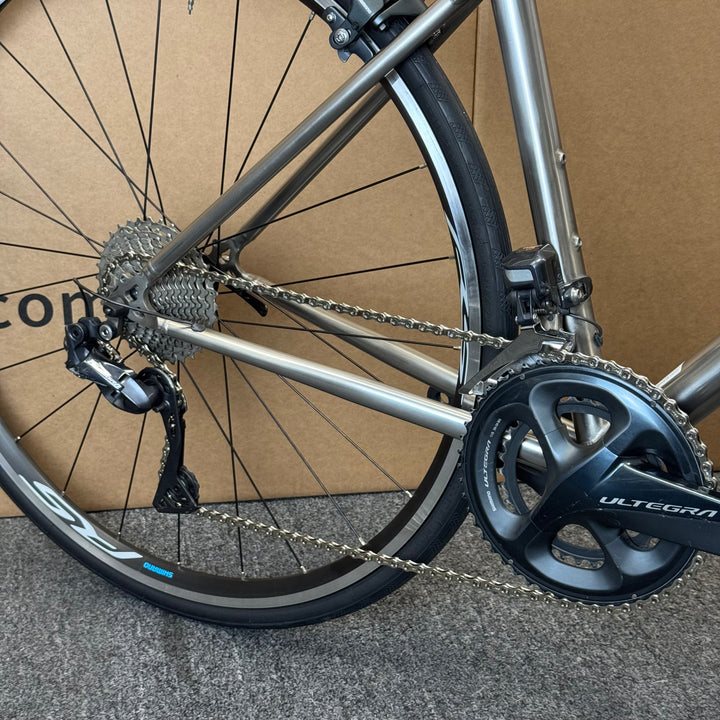 50cm Van Nicholas Titanium Road Bike, Shimano Ultegra Di2 11-speed, Carbon Fork