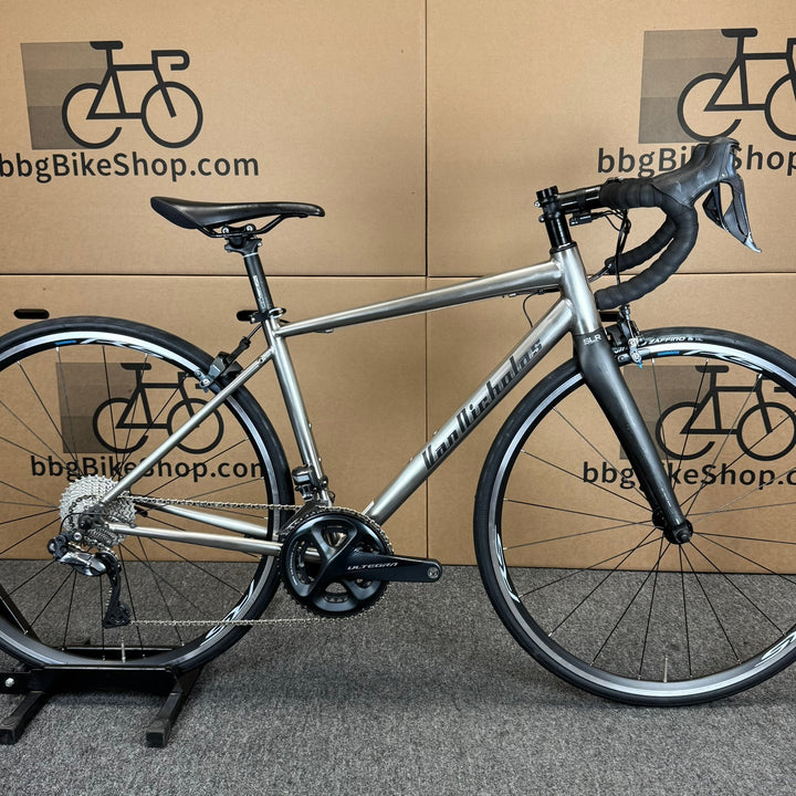 Van Nicholas Titanium Road Bike, Shimano Ultegra Di2 11-speed, VNT Carbon Fork