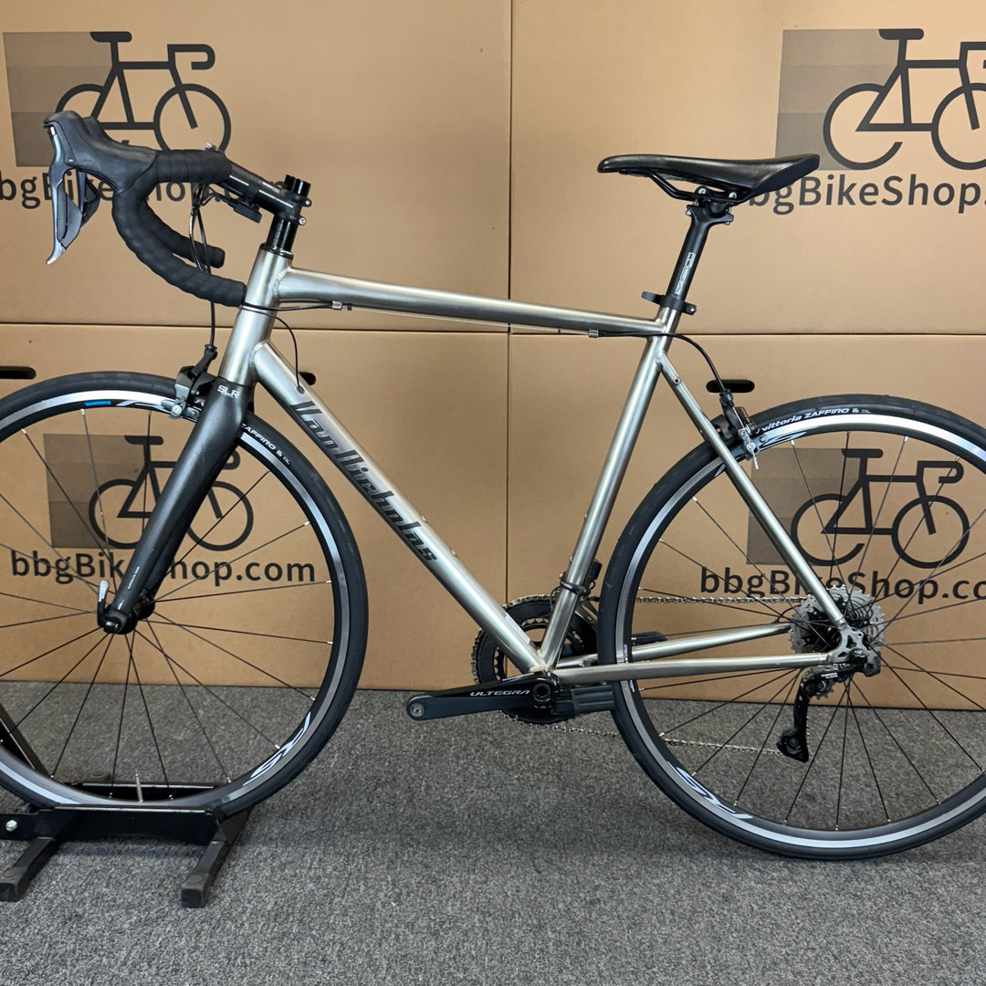 Van Nicholas Titanium Road Bike, Shimano Ultegra Di2 11-speed, VNT Carbon Fork