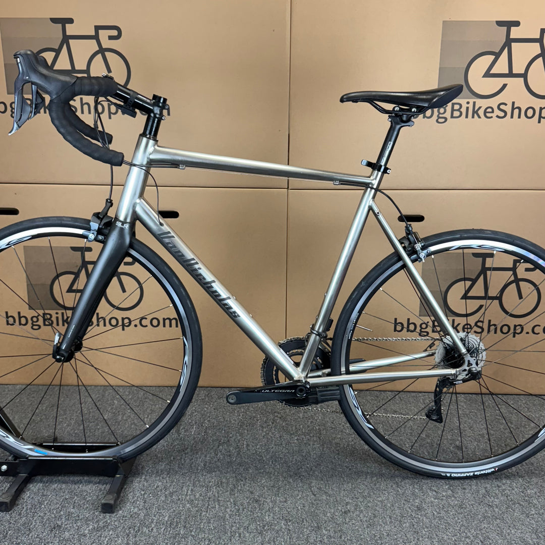 58cm Van Nicholas Titanium Road Bike, Shimano Ultegra Di2 11-speed, Carbon Fork