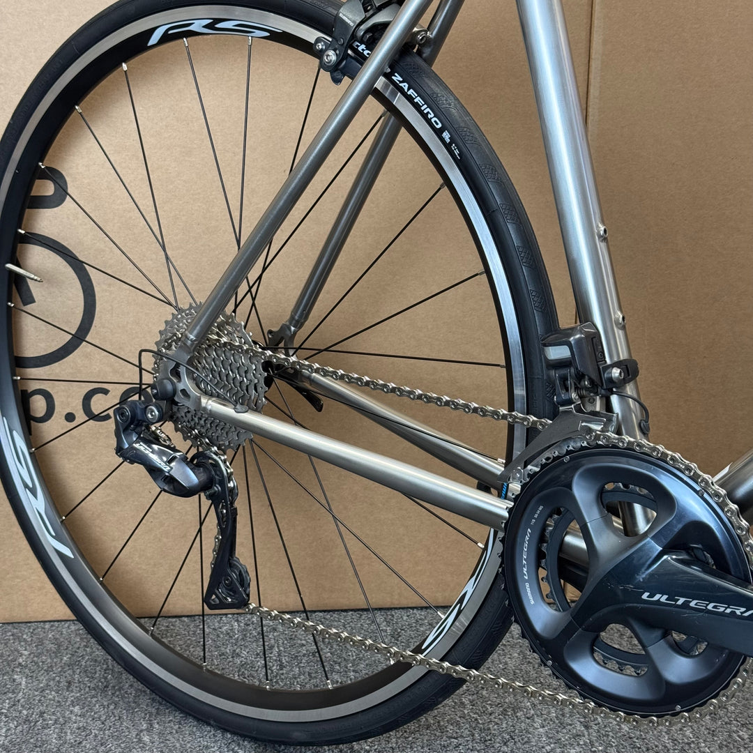58cm Van Nicholas Titanium Road Bike, Shimano Ultegra Di2 11-speed, Carbon Fork