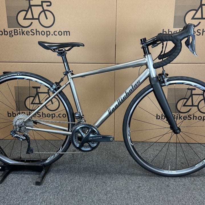 50cm Van Nicholas Titanium Road Bike, Shimano Ultegra Di2 11-speed, Carbon Fork