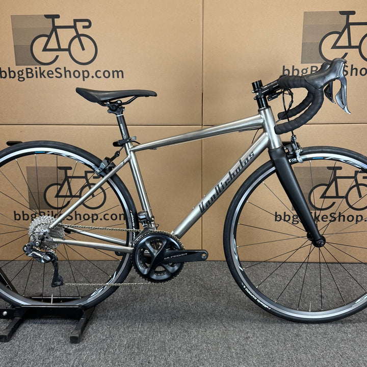 52cm Van Nicholas Titanium Road Bike, Shimano Ultegra Di2 11-speed, Carbon Fork