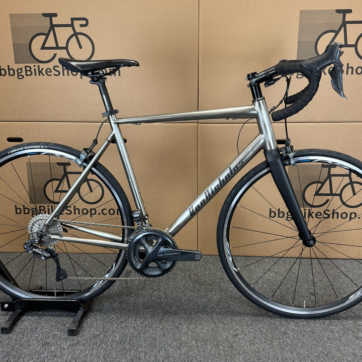 Van Nicholas Titanium Road Bike, Shimano Ultegra Di2 11-speed, Carbon Fork