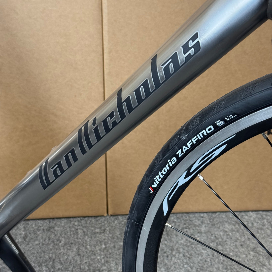 58cm Van Nicholas Titanium Road Bike, Shimano Ultegra Di2 11-speed, Carbon Fork