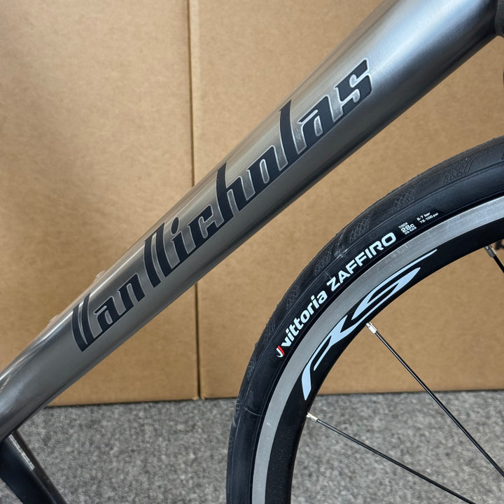 58cm Van Nicholas Titanium Road Bike, Shimano Ultegra Di2 11-speed, Carbon Fork