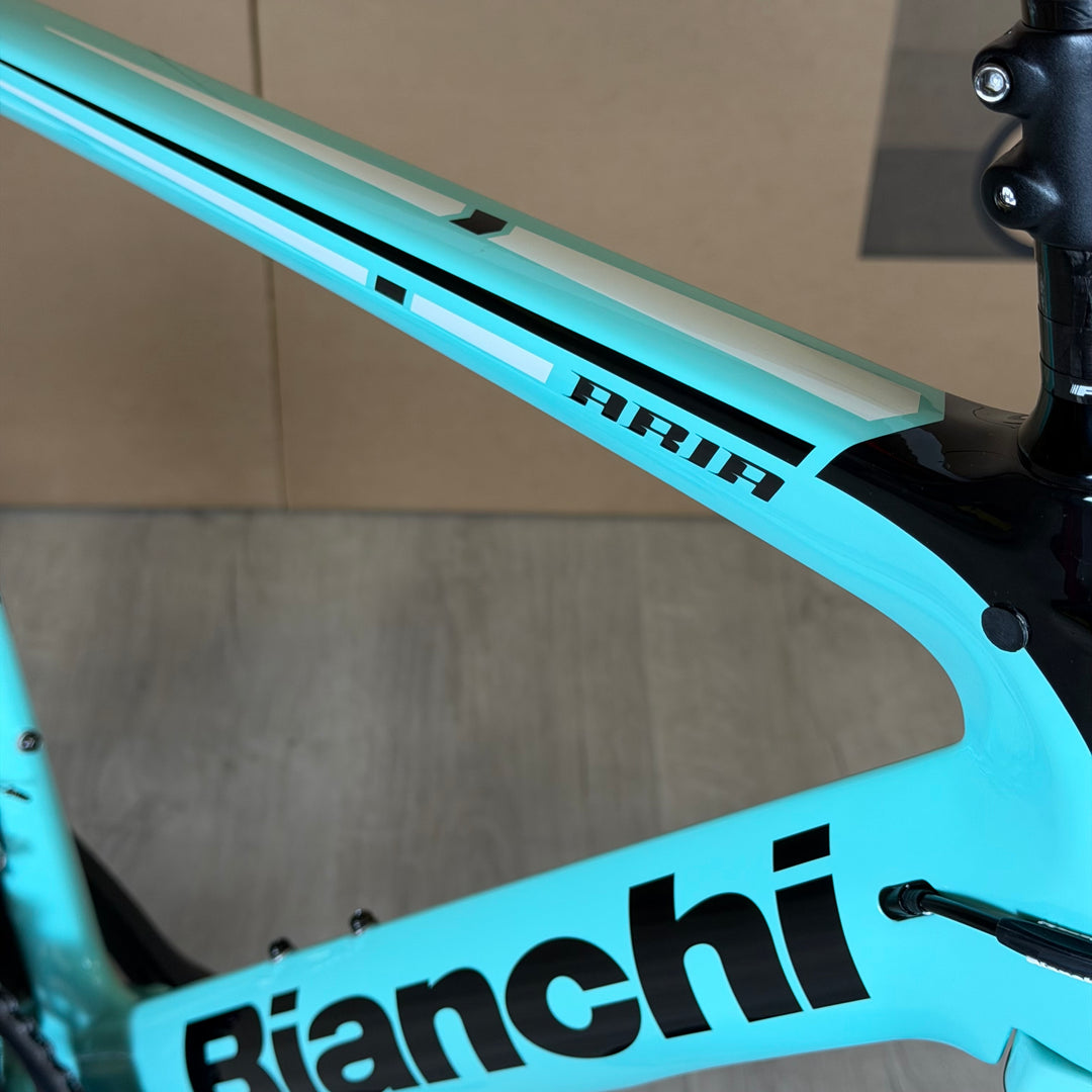 "Demo" Bianchi Aria, Shimano Ultegra, Carbon Fiber Road Bike-2019, 55cm