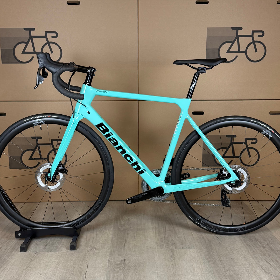 bianchi 57cm road bike Oltre XR3 Ultegra Disc Italian Performance e 1998 Bianchi Trofeo Road Bike