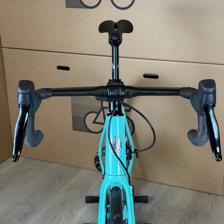 "Demo" Bianchi Sprint, Sram Rival AXS, Disc Carbon Fiber Road Bike-2023, 57cm