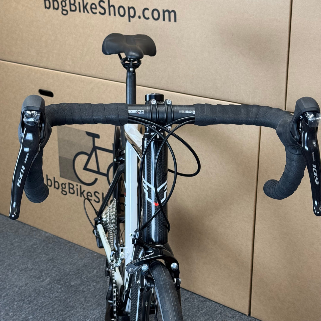 Used Felt Z1, 11-Speed Shimano 105, Carbon Fiber Road Bike-2011, 56cm