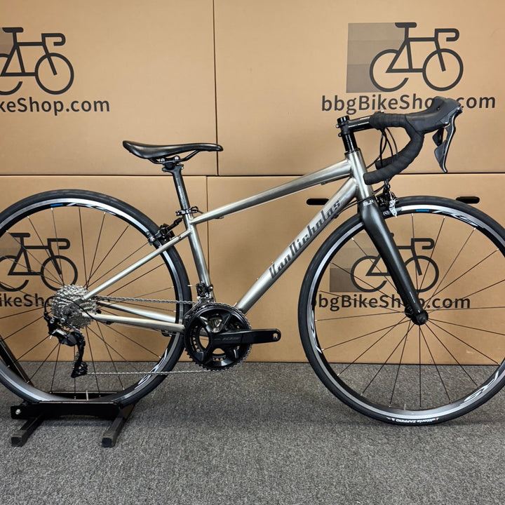 Van Nicholas Titanium Road Bike, 11-speed Shimano 105, VNT Carbon Fork