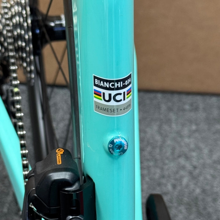 New Bianchi Oltre Comp, Ultegra Di2 12-speed, Carbon Fiber Road Bike-2024, 50cm