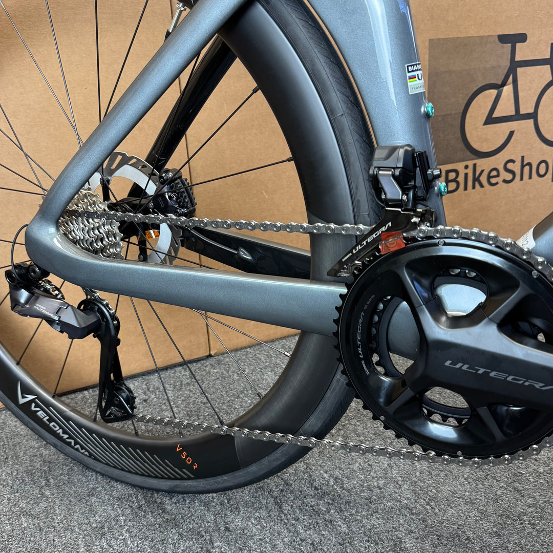 New Bianchi Oltre Comp, Ultegra Di2 12-speed, Carbon Fiber Road Bike-2024, 47cm
