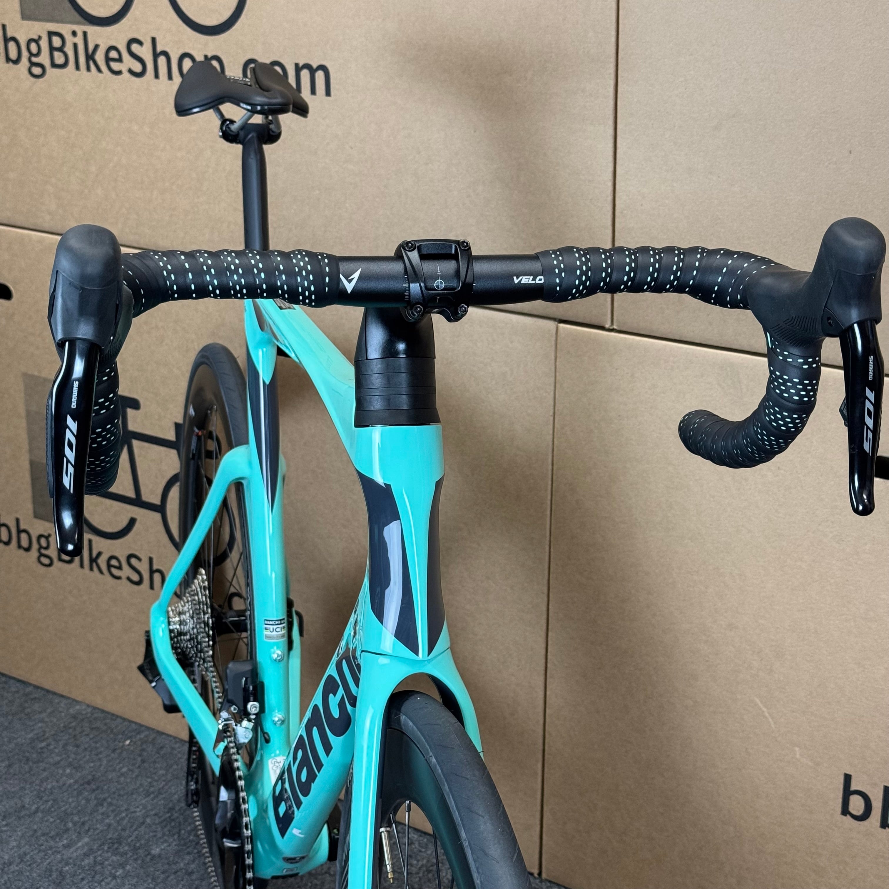 New Bianchi Oltre Comp, 12-speed Shimano 105, Carbon Fiber Road