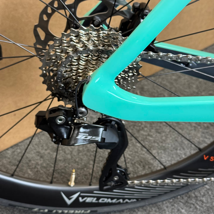 New Bianchi Oltre Comp, 12-speed Shimano 105, Carbon Fiber Road Bike-2024, 59cm