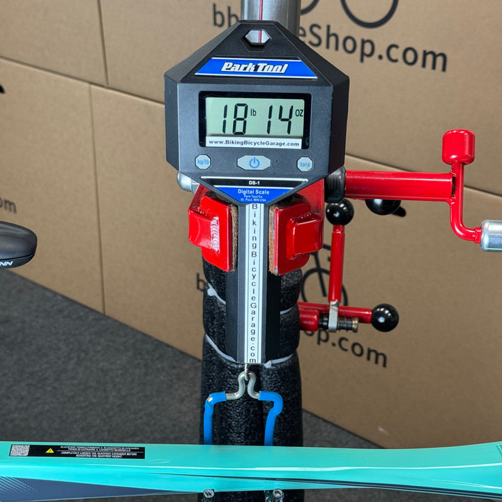 New Bianchi Oltre Comp, 12-speed Shimano 105, Carbon Fiber Road Bike-2024, 59cm