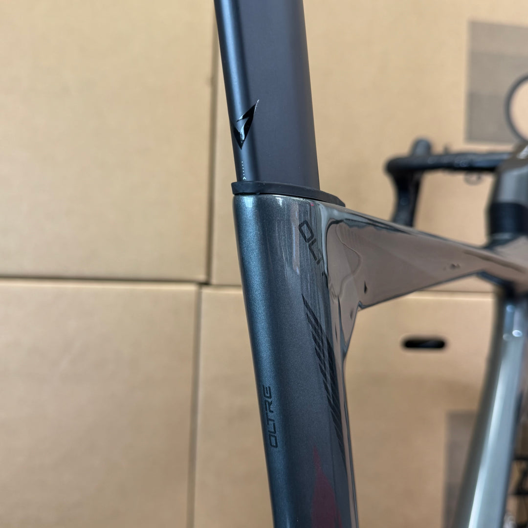 New Bianchi Oltre Comp, Ultegra Di2 12-speed, Carbon Fiber Road Bike-2024, 57cm