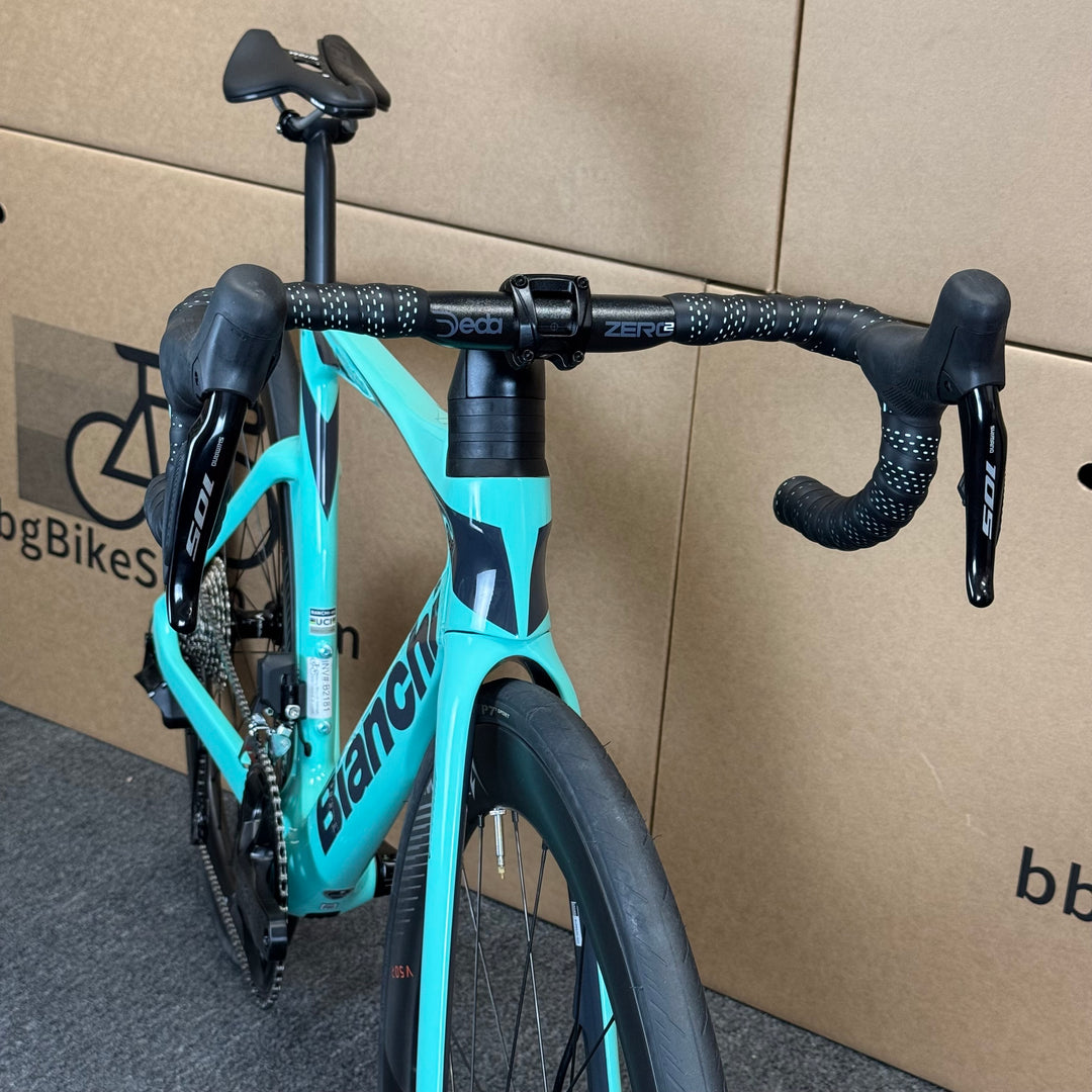 New Bianchi Oltre Comp, 12-speed Shimano 105, Carbon Fiber Road Bike-2024, 50cm
