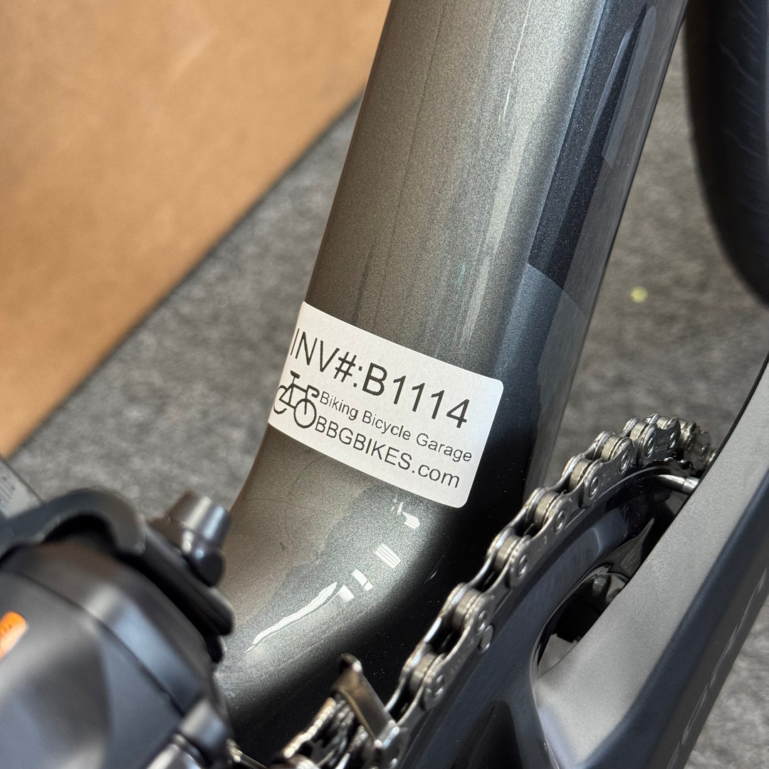 New Bianchi Oltre Comp, Ultegra Di2 12-speed, Carbon Fiber Road Bike-2024, 57cm