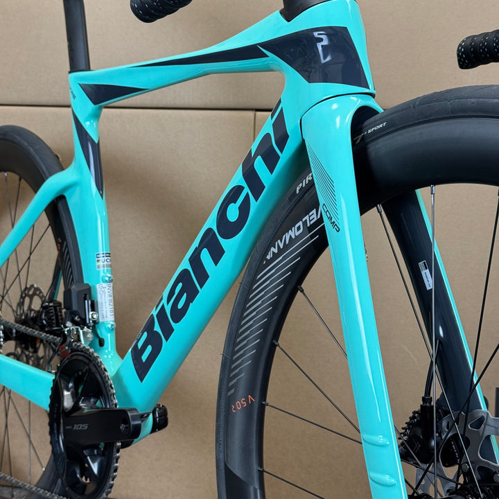 New Bianchi Oltre Comp, 12-speed Shimano 105, Carbon Fiber Road Bike-2024, 50cm