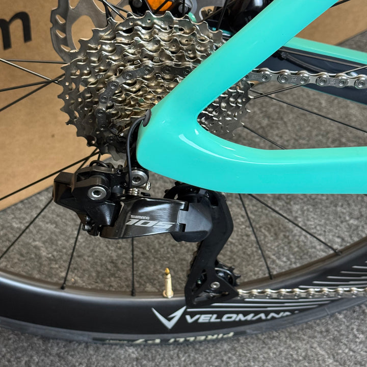 New Bianchi Oltre Comp, 12-speed Shimano 105, Carbon Fiber Road Bike-2024, 50cm