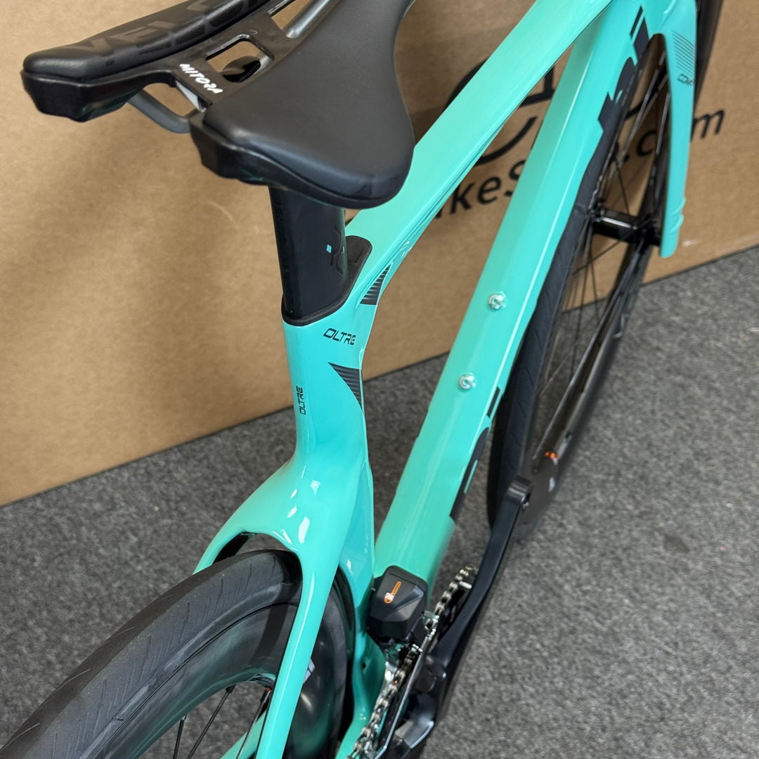 New Bianchi Oltre Comp, 12-speed Shimano 105, Carbon Fiber Road Bike-2024, 50cm