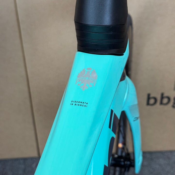 New Bianchi Oltre Comp, 12-speed Shimano 105, Carbon Fiber Road Bike-2024, 50cm