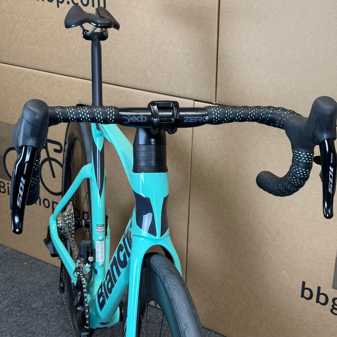 New Bianchi Oltre Comp, 12-speed Shimano 105, Carbon Fiber Road Bike-2024, 53cm