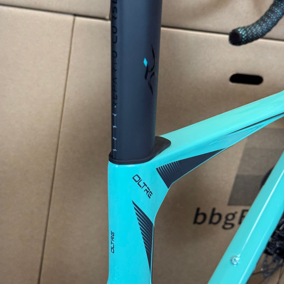 New Bianchi Oltre Comp, 12-speed Shimano 105, Carbon Fiber Road Bike-2024, 53cm