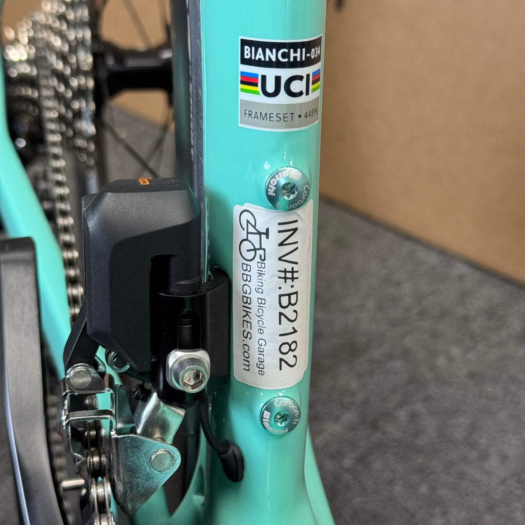 New Bianchi Oltre Comp, 12-speed Shimano 105, Carbon Fiber Road Bike-2024, 53cm