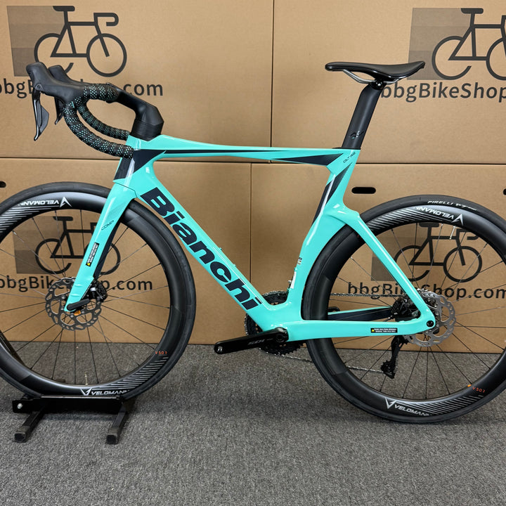 New Bianchi Oltre Comp, 12-speed Shimano 105, Carbon Fiber Road Bike-2024, 57cm
