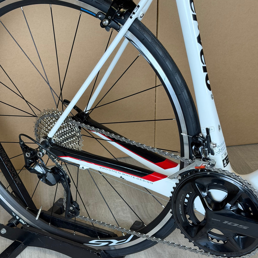 Used Cervelo R3, New 11-speed Shimano 105, Carbon Fiber Road Bike-2011, 58cm