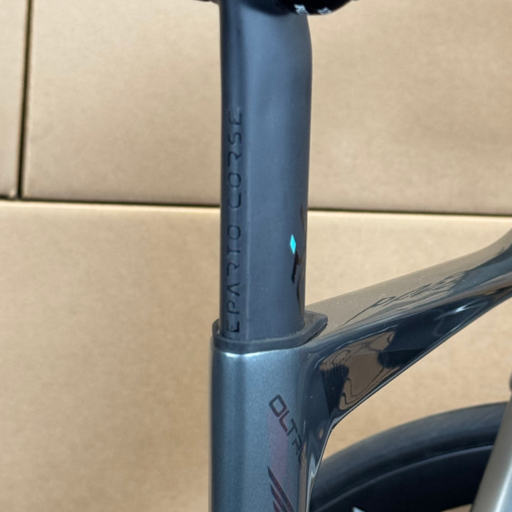 New Bianchi Oltre Comp, 12-speed Shimano 105, Carbon Fiber Road Bike-2024, 55cm