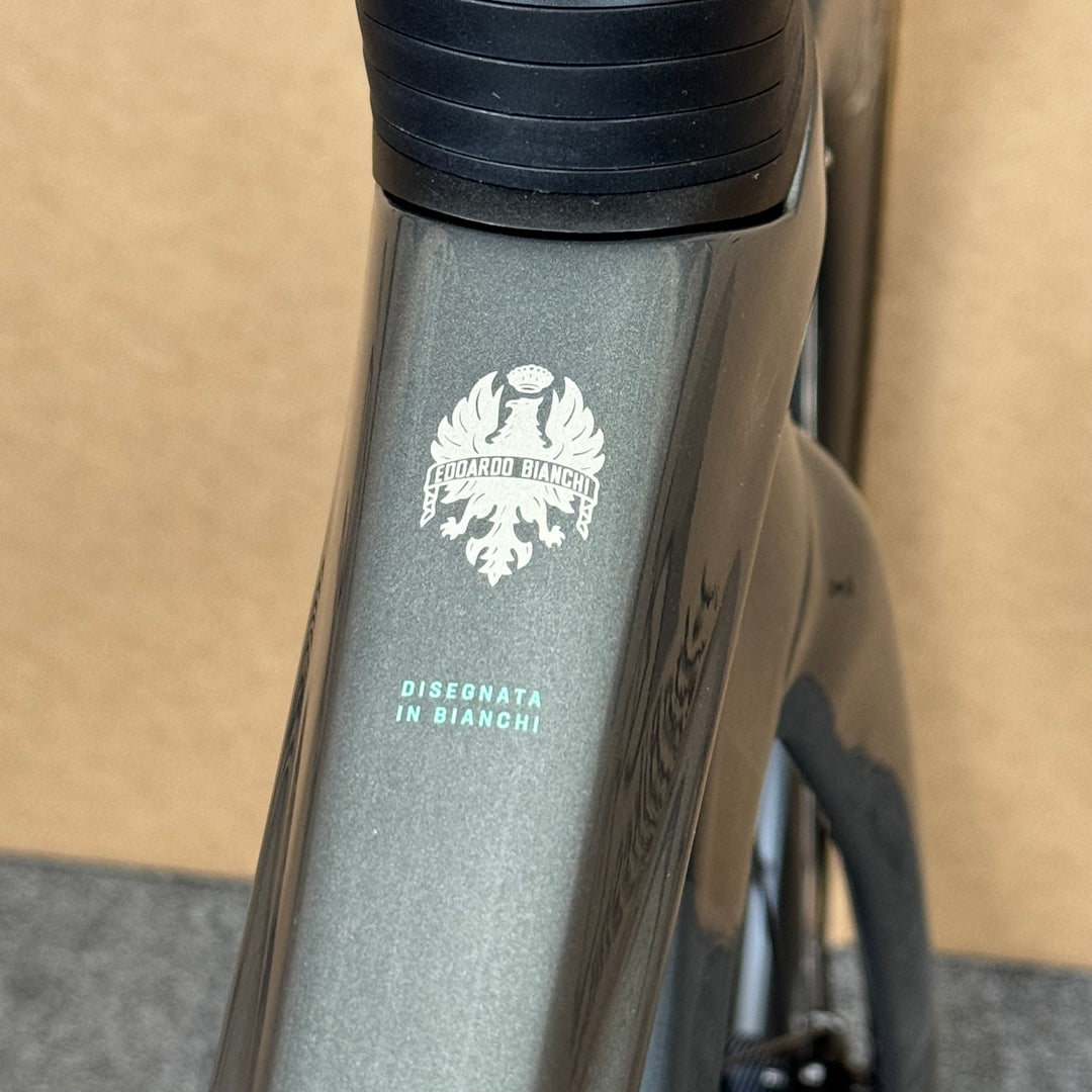 New Bianchi Oltre Comp, 12-speed Shimano 105, Carbon Fiber Road Bike-2024, 55cm