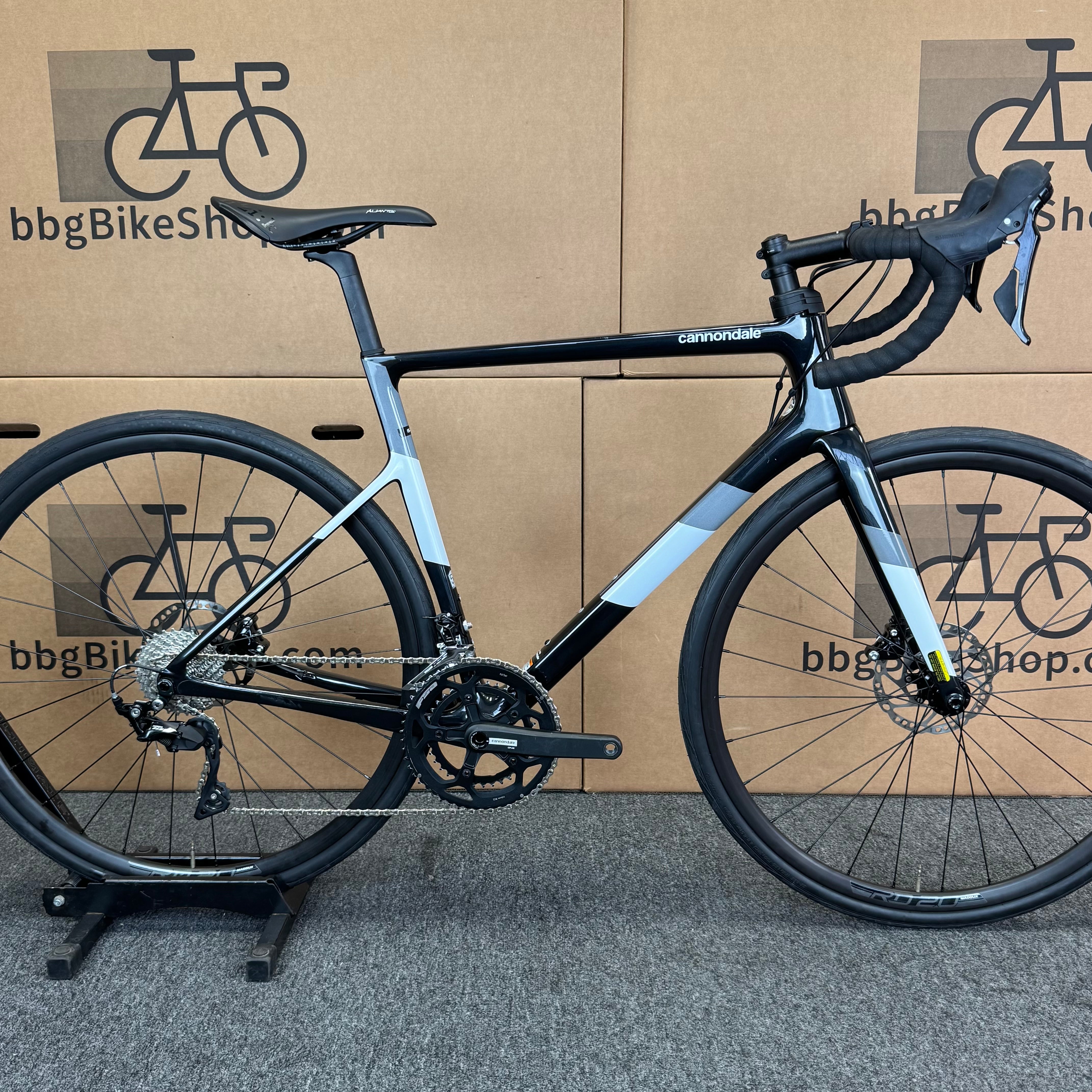 Used Cannondale SuperSix EVO, Carbon Disc 105, Road Bike